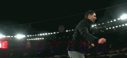 埃泽踢疯了！北伦敦德比首战戴帽，47年第一人，7战热刺轰6球