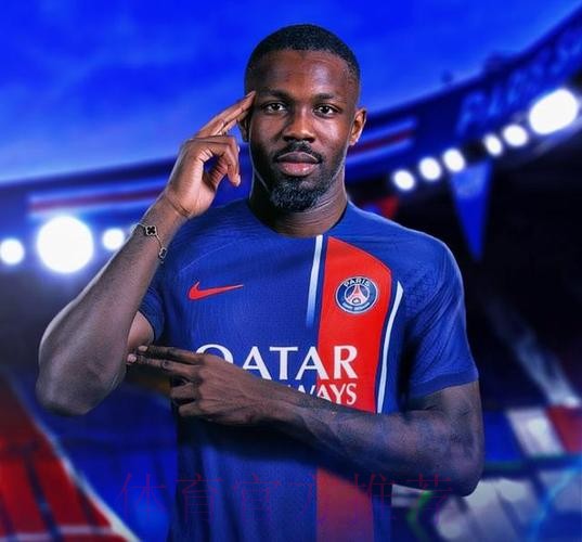 年薪翻倍去巴黎?曝巴黎没给拉莫斯合同 他在施压